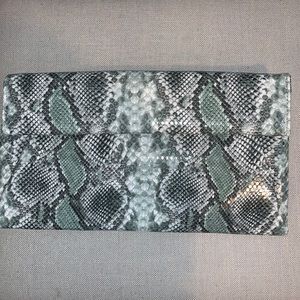 Urban Expressions Snakeskin CrossBody/Shoulder Bag. New with tags. Gold chain.